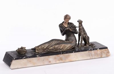 Scultura Liberty Raffigurante Dama con Levriero