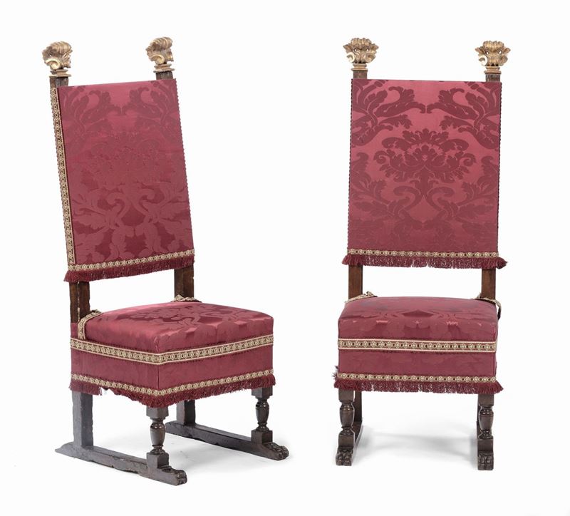 Coppia di sedie in noce, XVIII secolo  - Asta Arredi e Oggetti d'Arte da Importanti Collezioni Private - Cambi Casa d'Aste