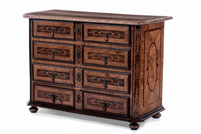 Comò Luigi XIV interamente lastronato in ulivo, XVIII secolo  - Asta Arredi e Oggetti d'Arte da Importanti Collezioni Private - Cambi Casa d'Aste