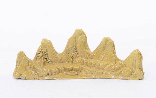 Attrezzo per posate in porcellana gialla, Cina Repubblica, XX secolo