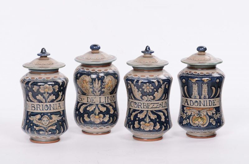 Quattro vasi da farmacia, Deruta XX secolo  - Asta Arredi e Oggetti d'Arte da Importanti Collezioni Private - Cambi Casa d'Aste