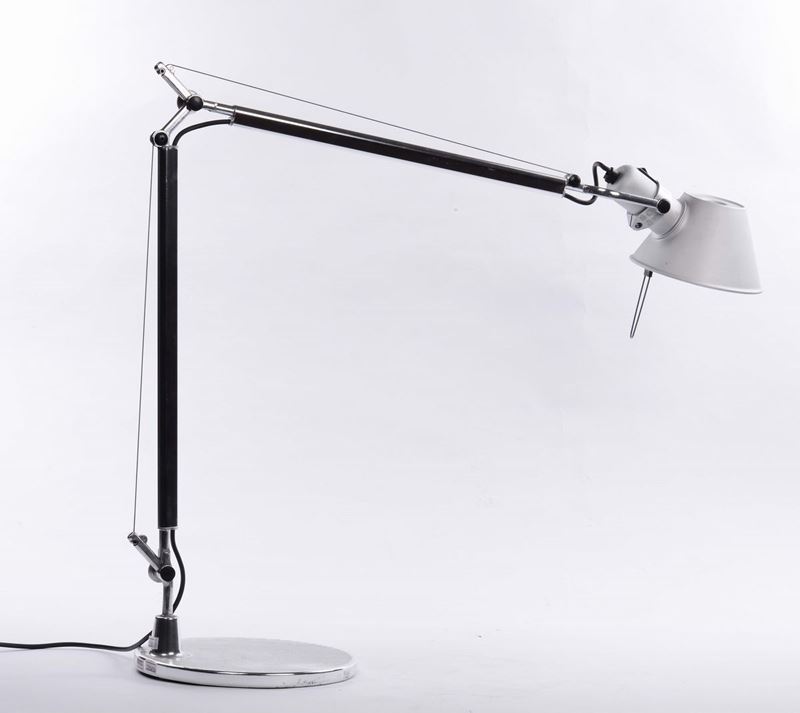 Artemide Tolomeo da tavolo grigia  - Asta Arredi e Oggetti d'Arte da Importanti Collezioni Private - Cambi Casa d'Aste