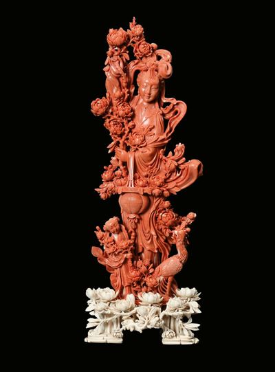 Scultura in Corallo Rosso con Guanyin ed Altri Personaggi, Cina, Dinastia Qing, Fine XIX Secolo