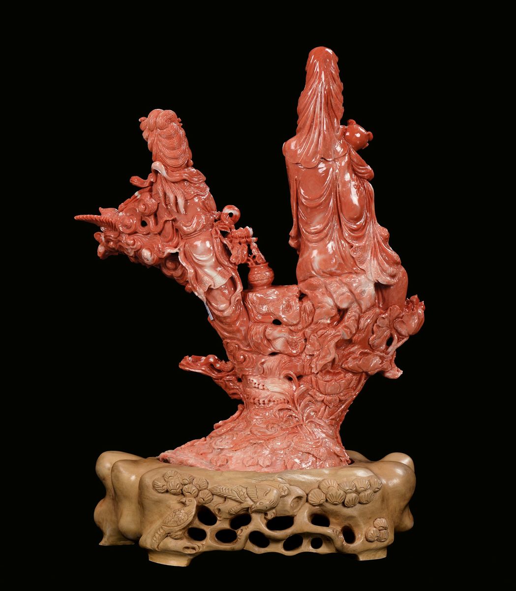 Scultura in Corallo Rosso con Guanyin e Fanciulli, Cina, Inizio XX Secolo