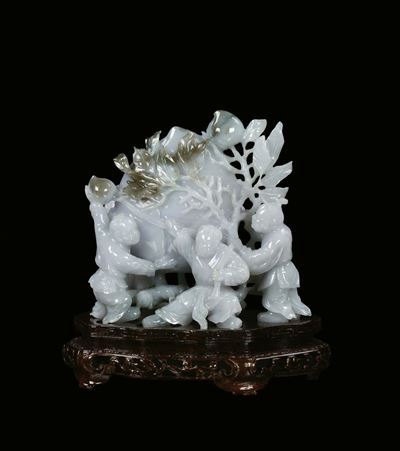Gruppo in Giadeite Raffigurante Figure con Albero, Cina, XX Secolo