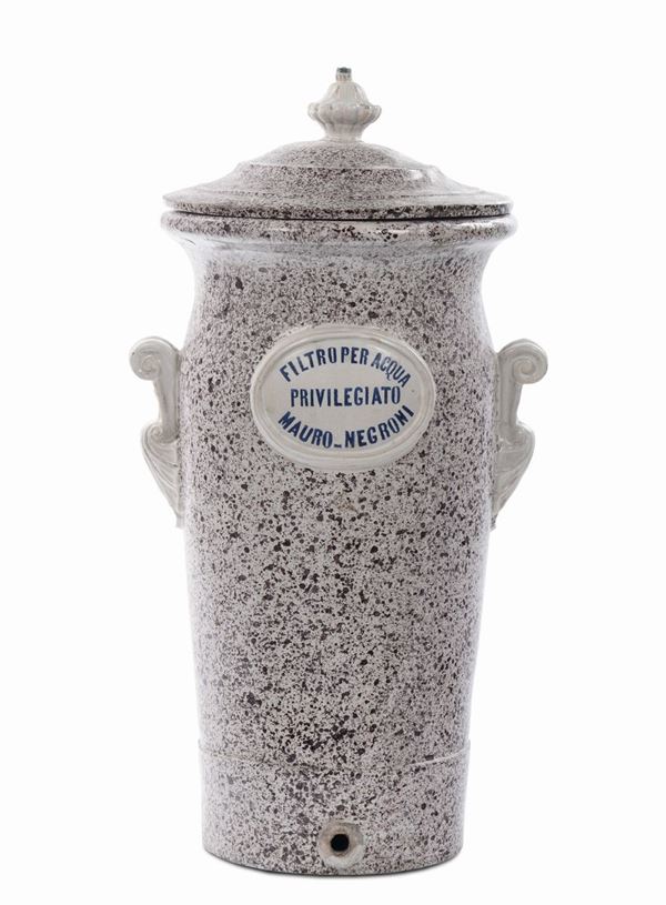 Filtro per acque in maiolica dipinta, XIX secolo