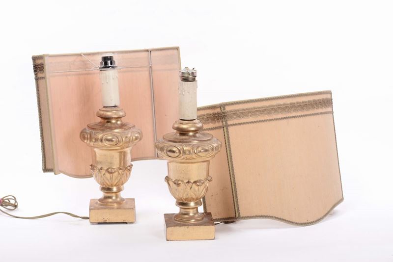 Coppia di vasetti in legno scolpito e dorato, XIX secolo  - Asta Arredi e Oggetti d'Arte da Importanti Collezioni Private - Cambi Casa d'Aste