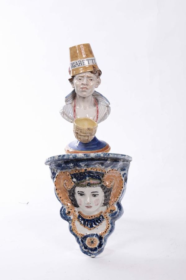 Mensolina e bustino in maiolica policroma, XX secolo