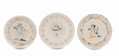 Lotto di Tre Alzatine in Maiolica, Faenza Seconda Metà XVI Secolo