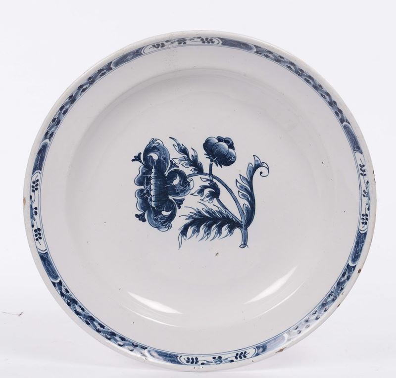 Grande piatto in maiolica, XIX secolo  - Asta Arredi e Oggetti d'Arte da Importanti Collezioni Private - Cambi Casa d'Aste