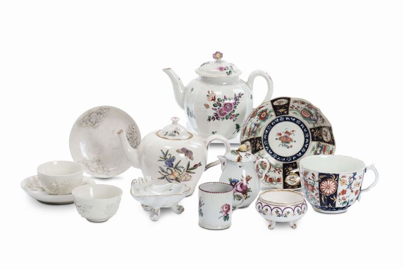 Lotto di teierine e tazzine in porcellana, XVIII secolo  - Asta Arredi e Oggetti d'Arte da Importanti Collezioni Private - Cambi Casa d'Aste