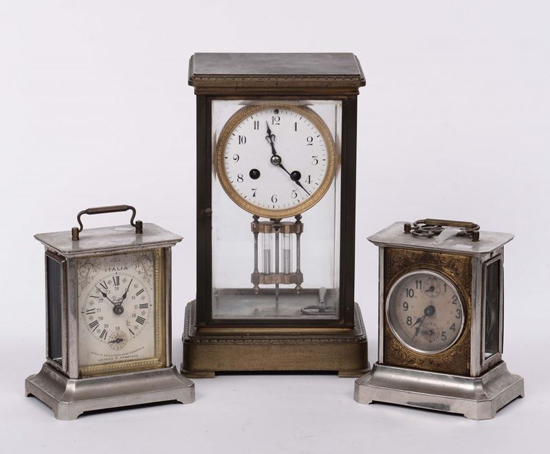 Lotto di tre orologi differenti da tavolo  - Auction Time Auction 9-2013 - Cambi Casa d'Aste