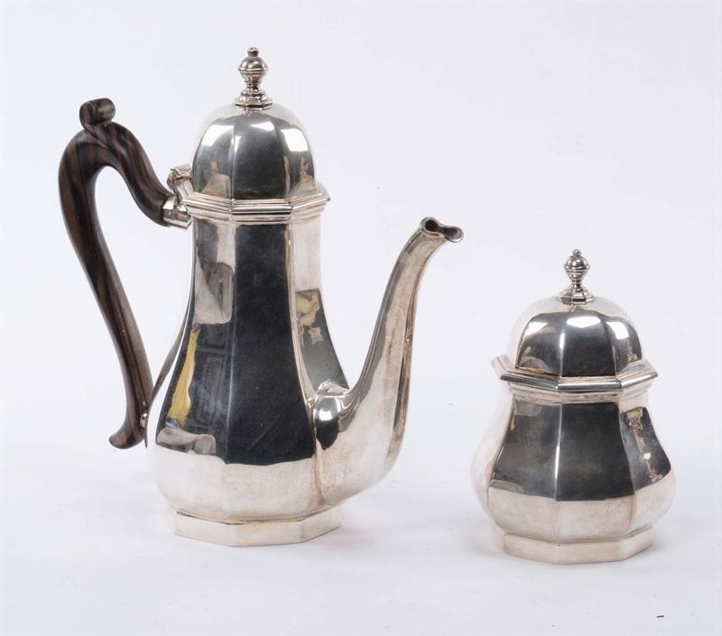 Caffettiera e zuccheriera in argento, XX secolo  - Auction Asta a Tempo Antiquariato - Cambi Casa d'Aste
