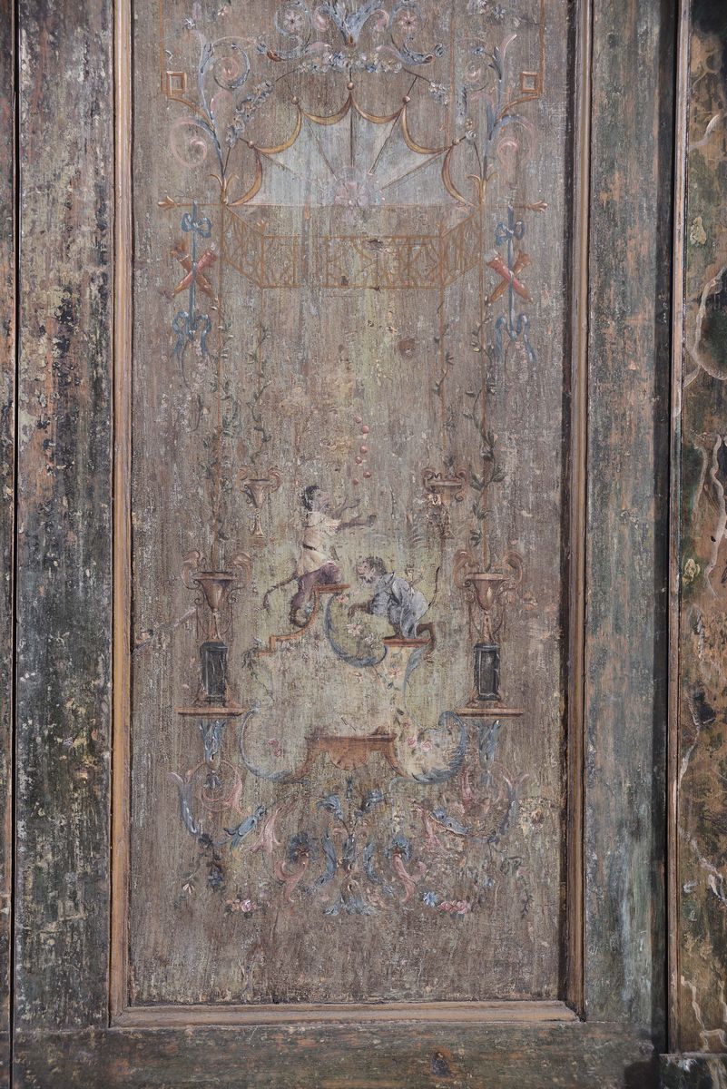 Coppia di Porte in Stile Luigi XVI Complete di Mostre Laccate e Dipinte con Scimmiette, Piemonte ...