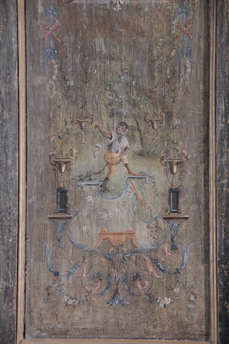 Coppia di Porte in Stile Luigi XVI Complete di Mostre Laccate e Dipinte con Scimmiette, Piemonte ...