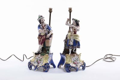 Coppia di Lampade in Porcellana Raffigurante Personaggi, Francia XIX Secolo, Produzione Jacob Pet...