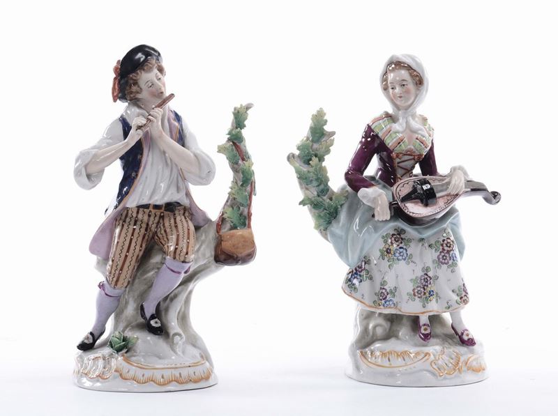 Coppia di statuine porcellana, Manifattura Capodimonte, Napoli  - Asta Arredi e Oggetti d'Arte da Importanti Collezioni Private - Cambi Casa d'Aste