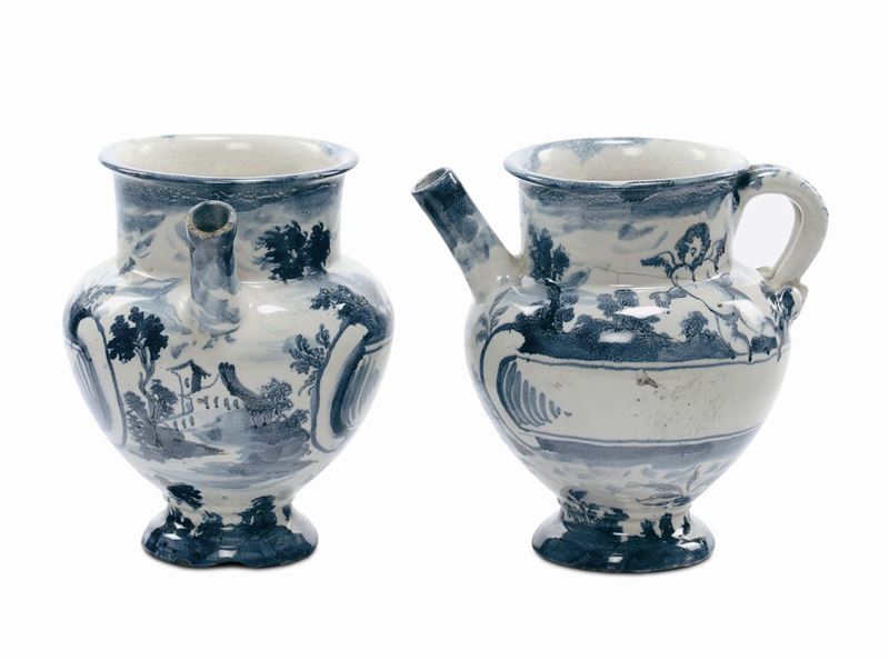 Coppia di anfore in maiolica con beccuccio, Savona XVIII secolo  - Auction Furnishings and Works of Art from Important Private Collections - Cambi Casa d'Aste