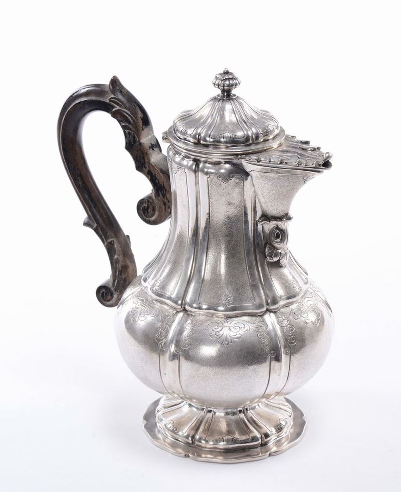 Caffettiera in argento, XVIII secolo  - Auction Furnishings and Works of Art from Important Private Collections - Cambi Casa d'Aste