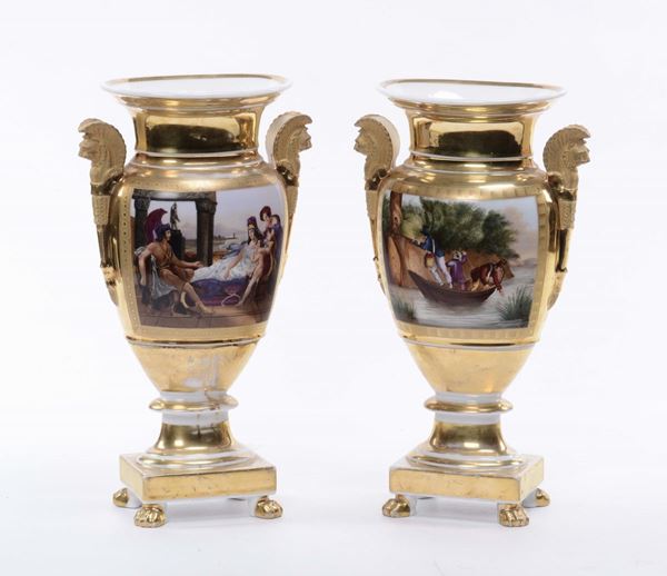 Coppia di vasi Impero di forma schiacciata con anse raffiguranti leoni alati