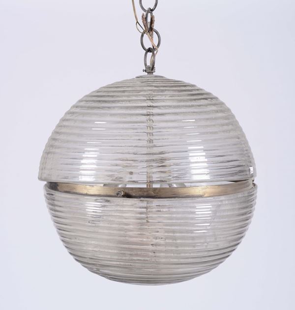 Due lampadari in vetro di forma sferica