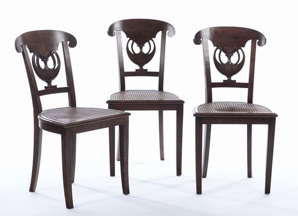 Quattro sedie con schienale a vaso biansato, XIX secolo