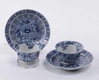 Coppia di Tazzine da Te con Piattino in Ceramica