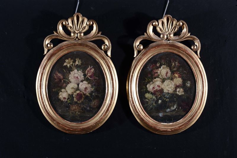 Due dipinti ovali ad olio su tela raffiguranti fiori  - Asta Arredi e Oggetti d'Arte da Importanti Collezioni Private - Cambi Casa d'Aste