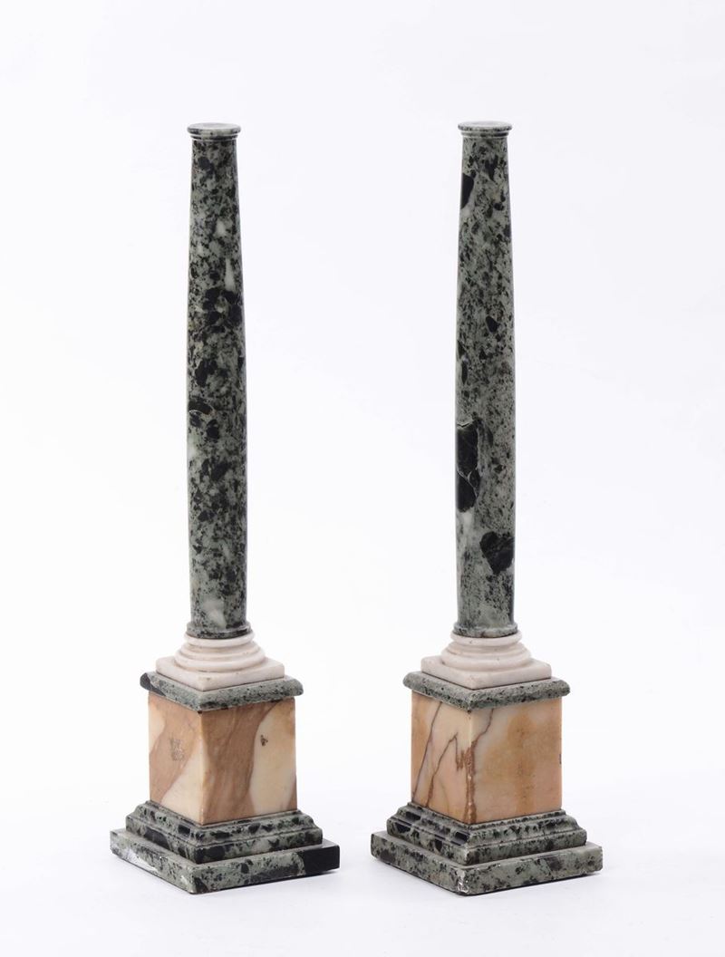 Coppia di colonnine in marmo, XVIII secolo  - Asta Arredi e Oggetti d'Arte da Importanti Collezioni Private - Cambi Casa d'Aste
