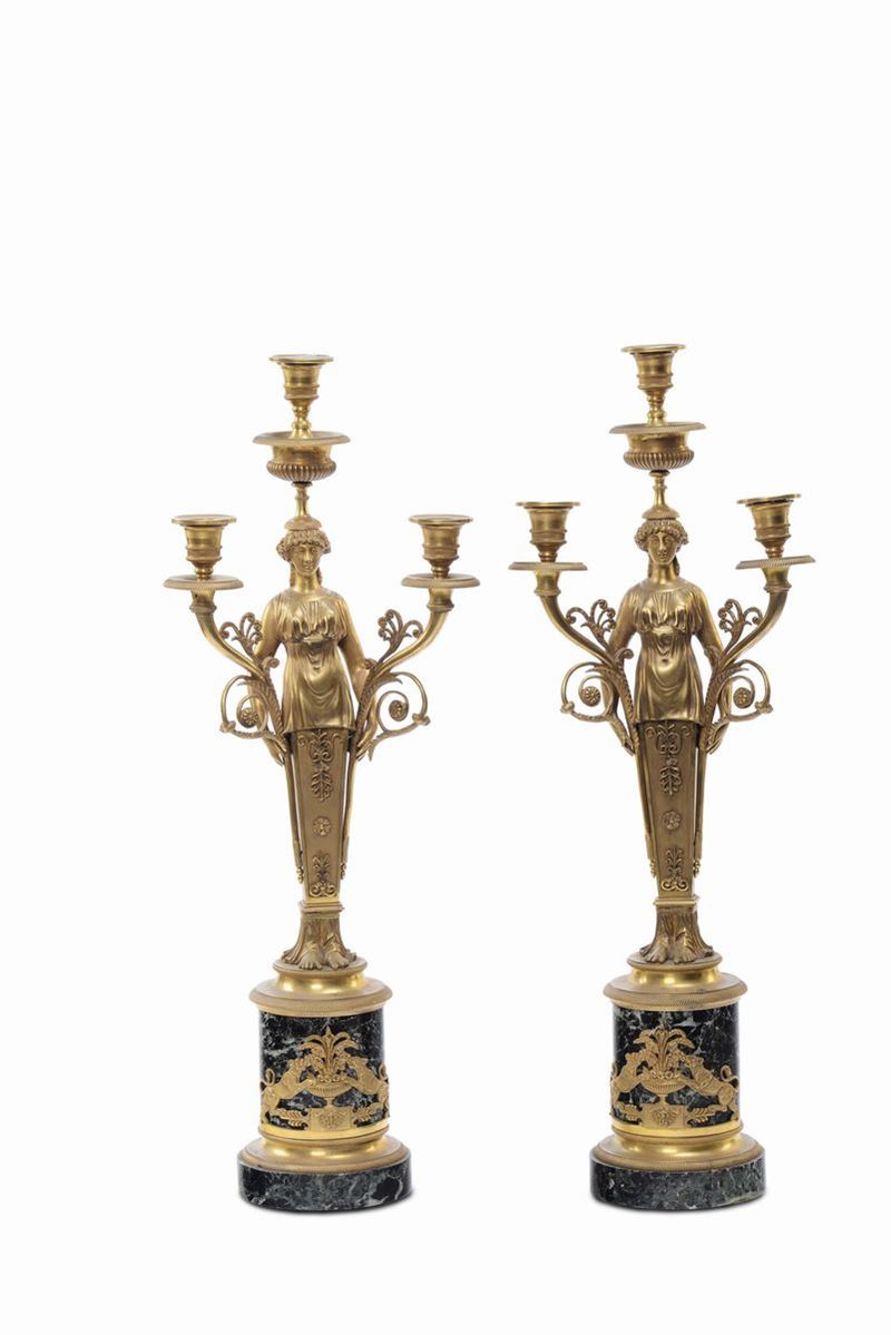 Coppia di candelabri a tre luci in bronzo dorato, XIX secolo  - Auction Furnishings and Works of Art from Important Private Collections - Cambi Casa d'Aste