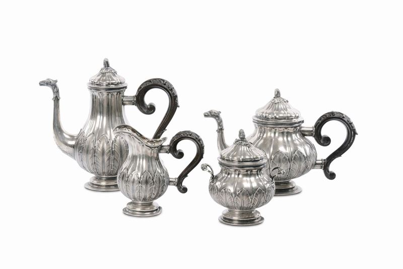 Servizio in argento sbalzato  - Auction Furnishings and Works of Art from Important Private Collections - Cambi Casa d'Aste