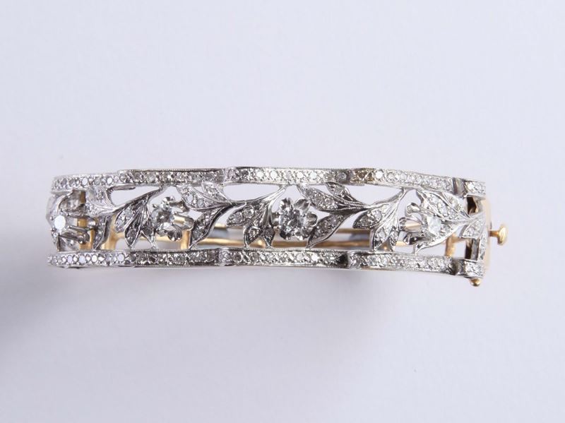 Bracciale rigido stile '800 con serto di diamanti  - Asta Argenti e Gioielli - Cambi Casa d'Aste