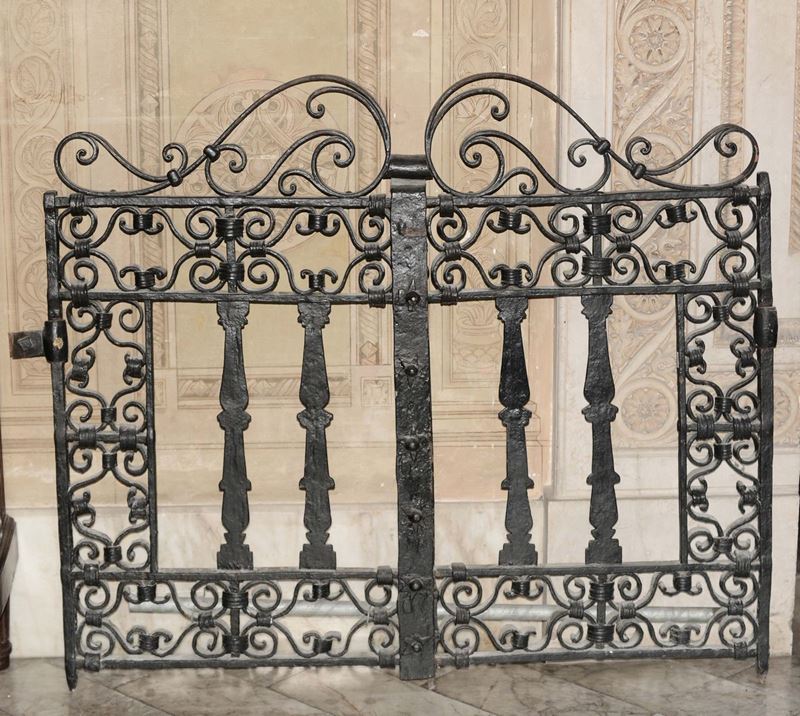 Cancelletto in ferro battuto  - Auction Furnishings and Works of Art from Important Private Collections - Cambi Casa d'Aste