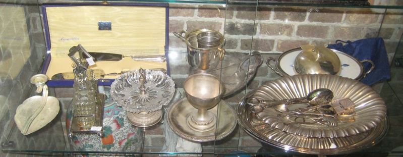 Insieme di oggetti in metallo e argento  - Asta Arredi e Oggetti d'Arte da Importanti Collezioni Private - Cambi Casa d'Aste