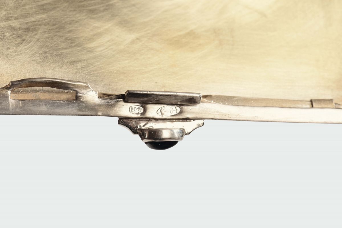 Due Portasigarette con Punzoni con Iniziali Dell'atelier Fabergè a San Pietroburgo e di Titolo in...