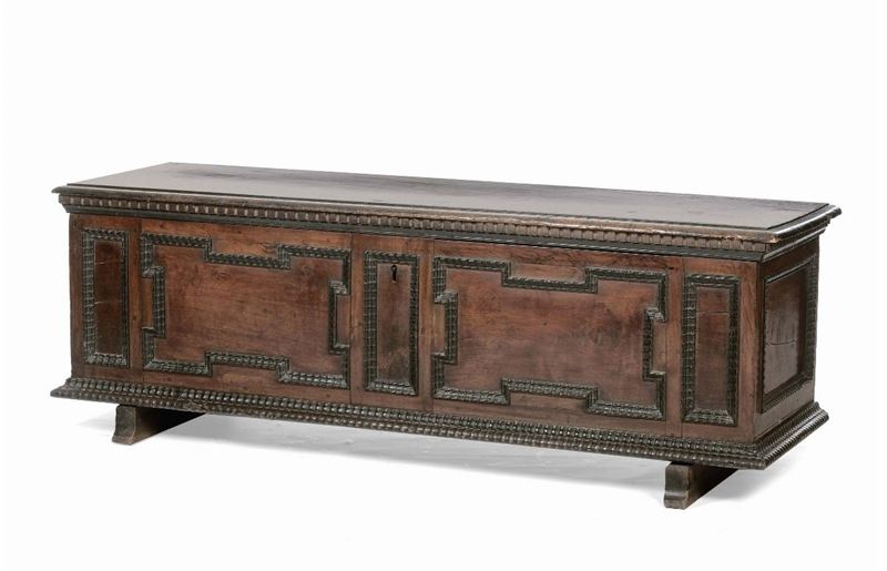 Cassapanca pannellata, XVIII secolo  - Auction Asta a Tempo antiquariato - II - Cambi Casa d'Aste