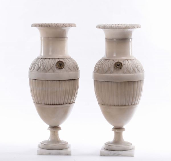 Coppia di vasi in alabastro, XIX secolo