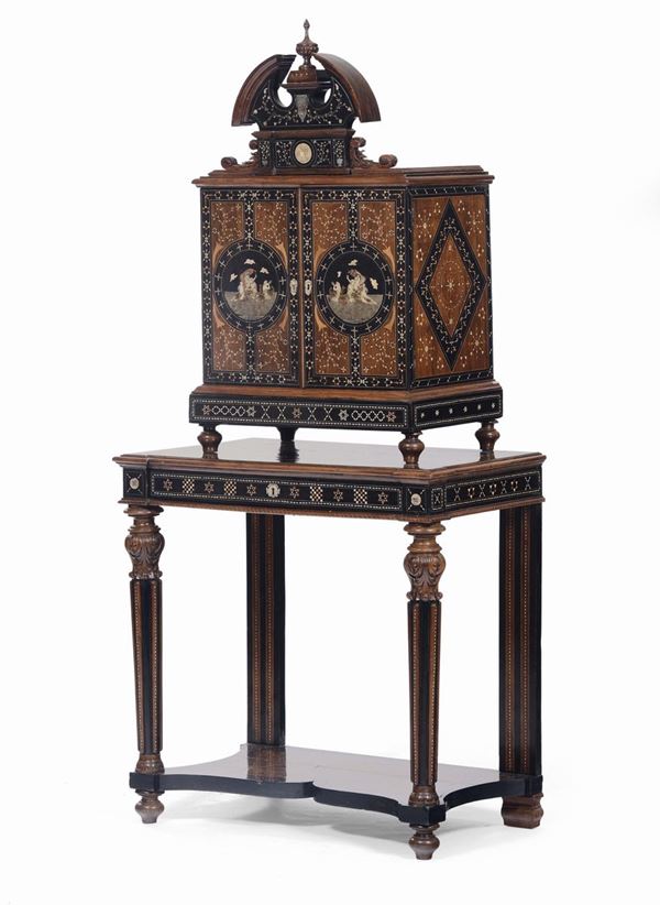 Stipo interamente lastronato ed intarsiato in essenze pregiate, XIX secolo