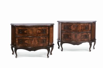 Coppia di Piccoli Comò Lastronati in Noce, Veneto XVIII Secolo
