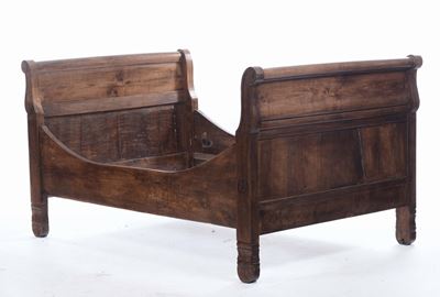 Letto a Barchetta in Noce