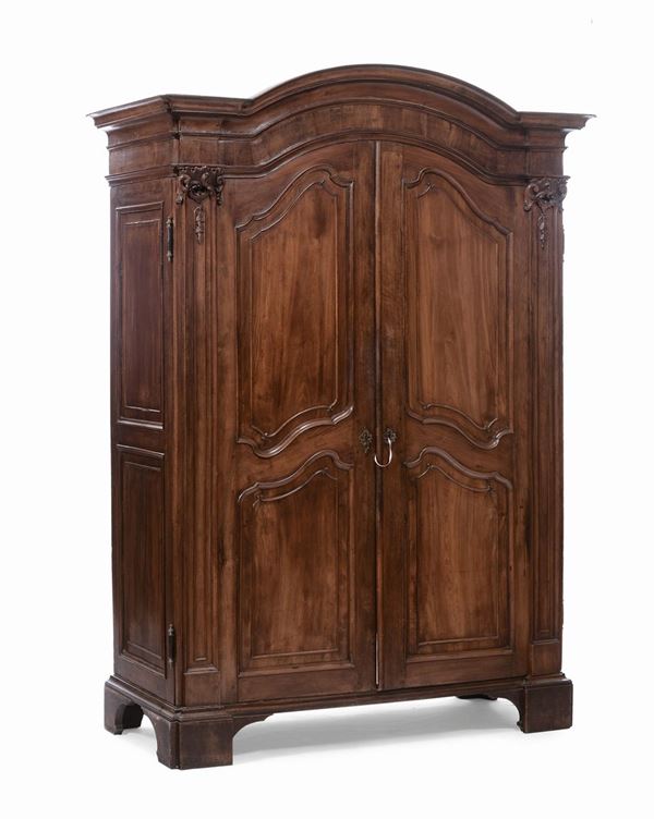 Armadio Luigi XIV in noce a due ante, Genova XVIII secolo