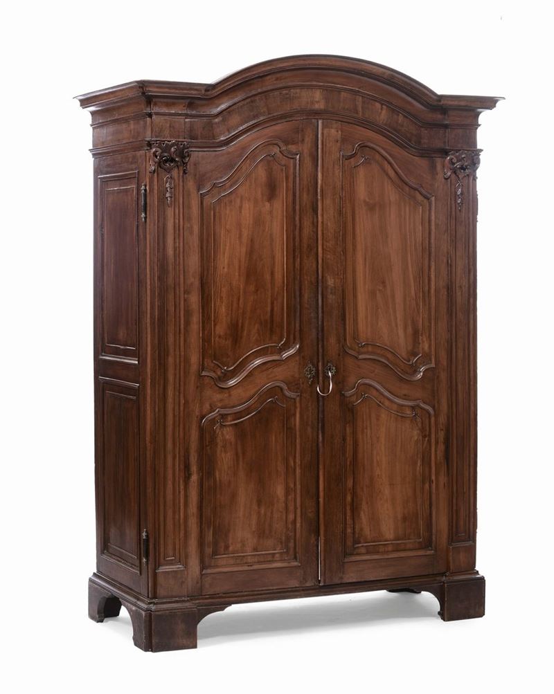 Armadio Luigi XIV in noce a due ante, Genova XVIII secolo  - Asta Arredi e Oggetti d'Arte da Importanti Collezioni Private - Cambi Casa d'Aste