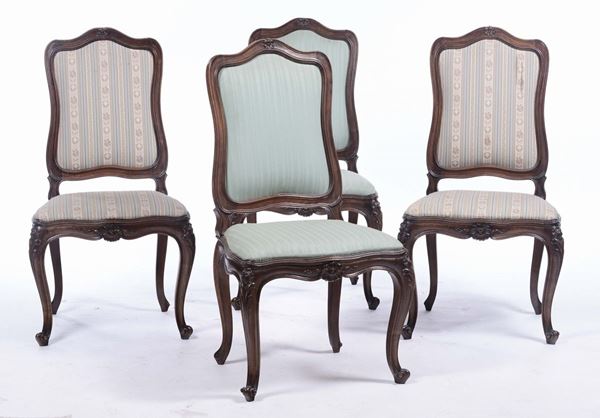 Quattro sedie in noce in stile barocchetto genovese