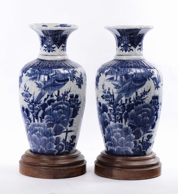 Coppia di vasi in porcellana, Delft XX secolo