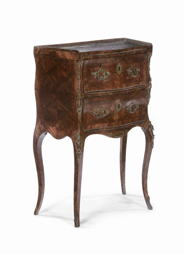 Comodino Luigi XV lastronato, Sicilia XVIII secolo