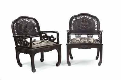 Coppia di Poltroncine in Legno di Homu Intagliato, Cina, Fine del XIX Secolo