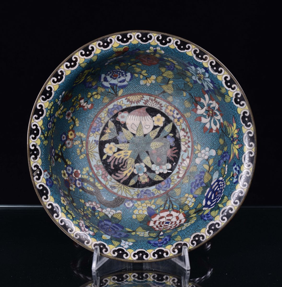 Coppa Cloisonne' con Decori Floreali, Cina, Dinastia Qing, XIX Secolo