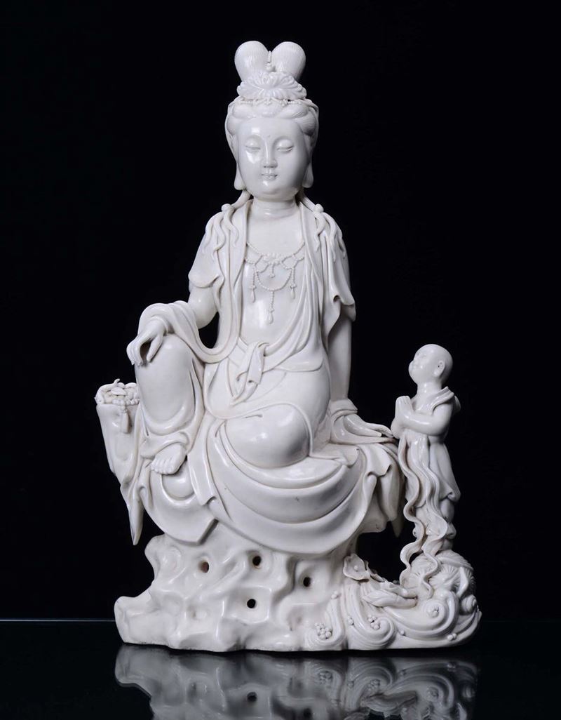 Guanyin Blanc de Chine, Cina XX secolo  - Asta Chinese Works of Art - Cambi Casa d'Aste