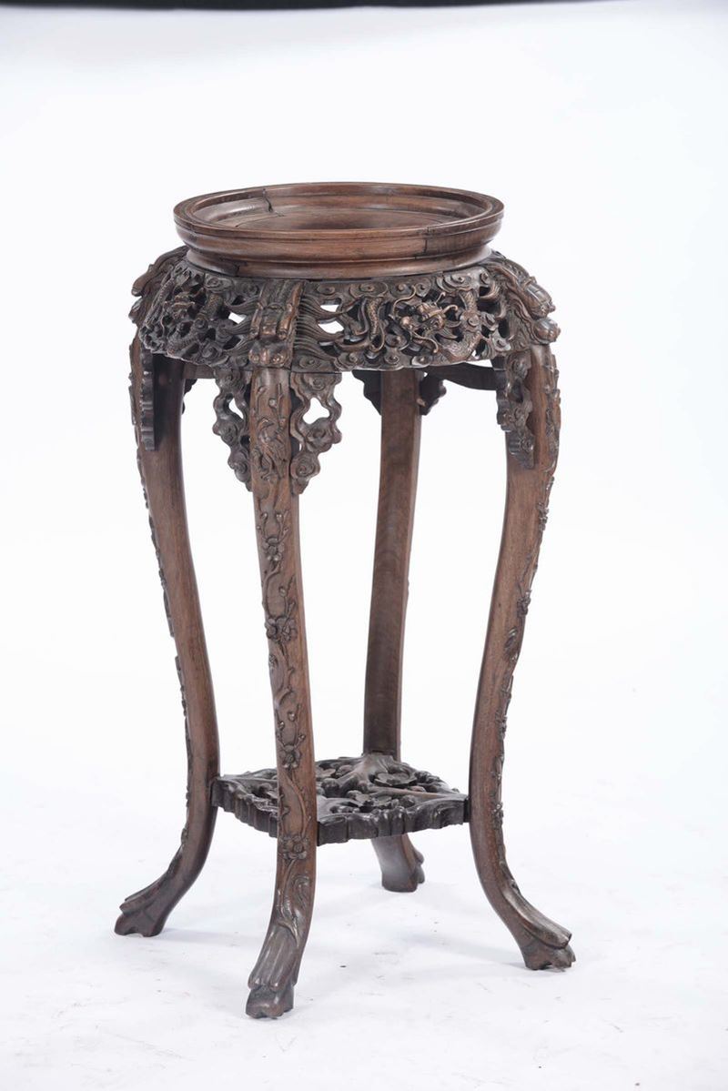 Tavolino portavaso in legno scolpito, Cina  - Auction Chinese Works of Art - Cambi Casa d'Aste