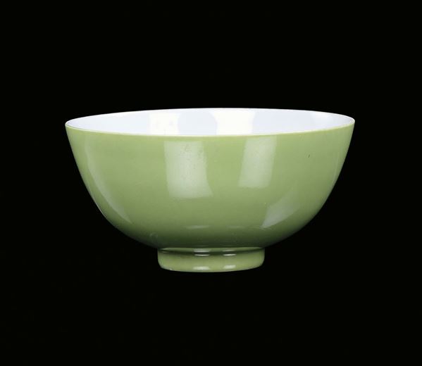 A monochrome green porcelain bowl, China, Qing Dynasty, 19th century